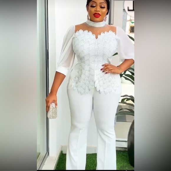 Elegant White Lace 2 piece set - Picture 1 of 4